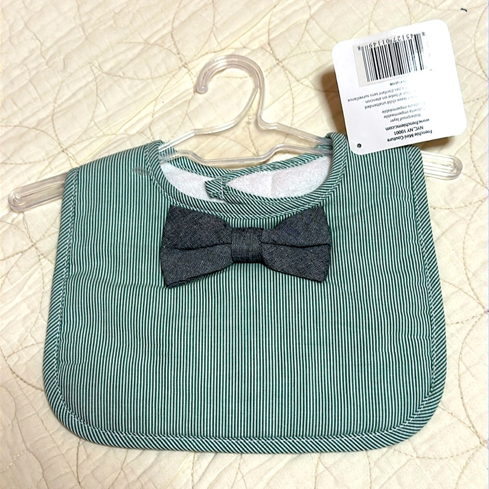 NWT Bow bib